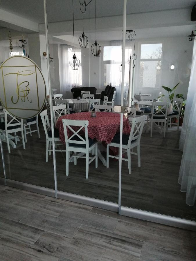 Tina Guest House Basarabi Exterior photo
